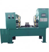 什么是四柱油壓機中的負載流量反饋？