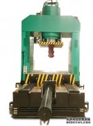 四柱油壓機(jī)冷室壓鑄機(jī)壓射,低速快速開(kāi)模